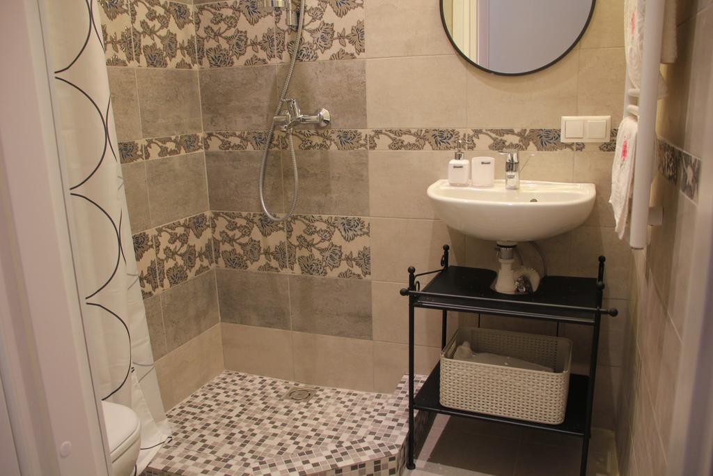 Vilnius Symphony Apartments Room photo