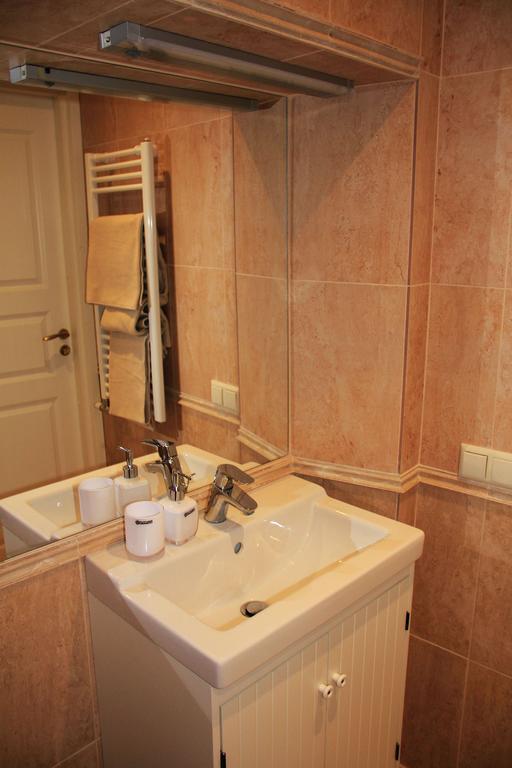 Vilnius Symphony Apartments Room photo